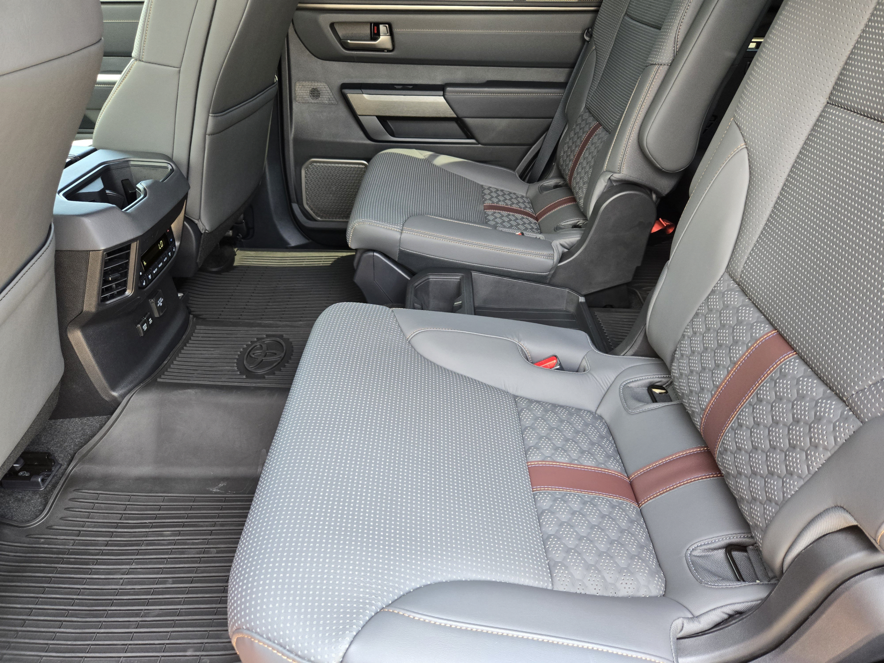 Used 2026 Toyota Sequoia Capstone w/ Tow Technology Package AWD/4WD image 28