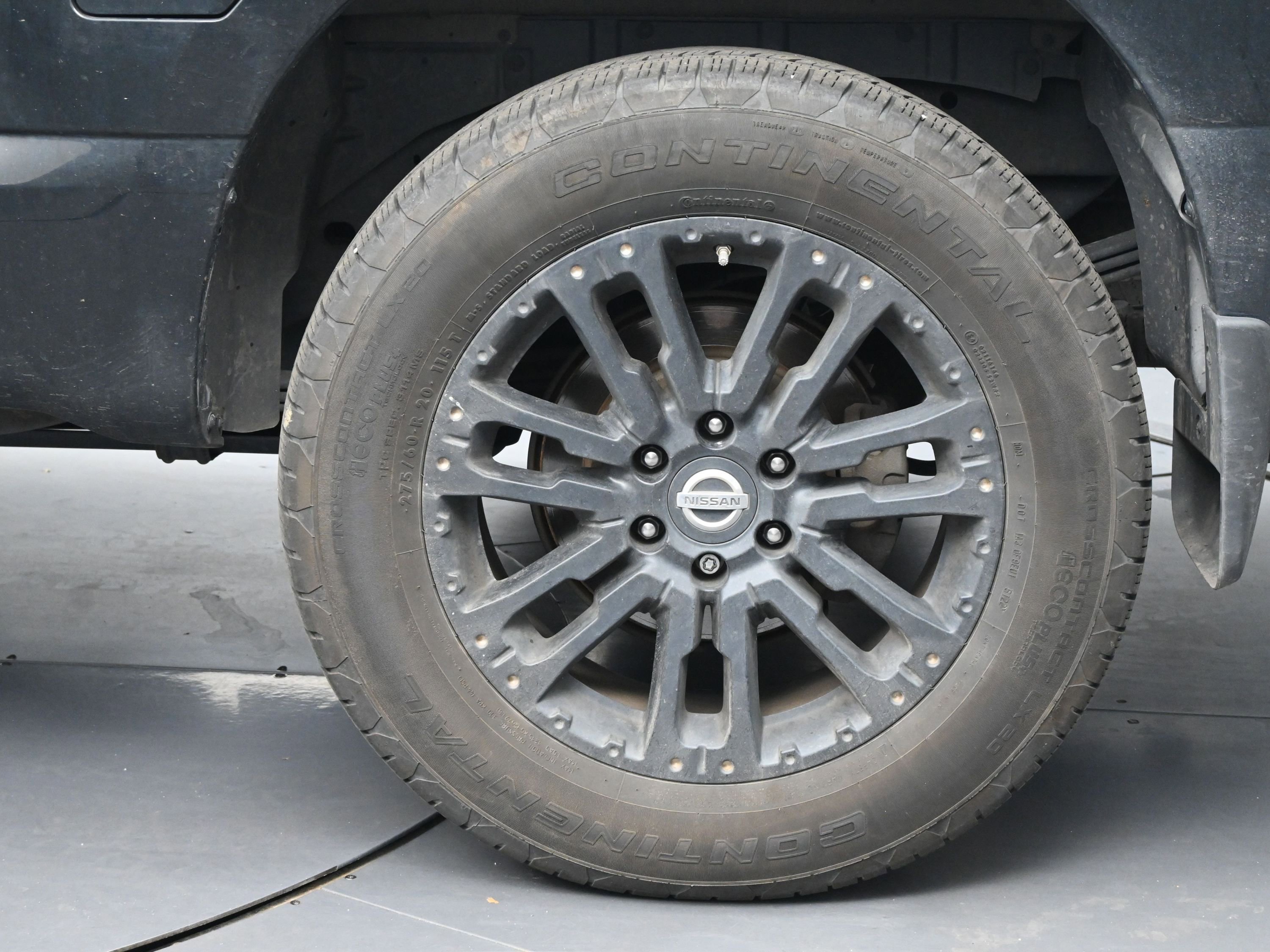 Used 2019 Nissan Titan SV w/ SV Convenience Package image 20