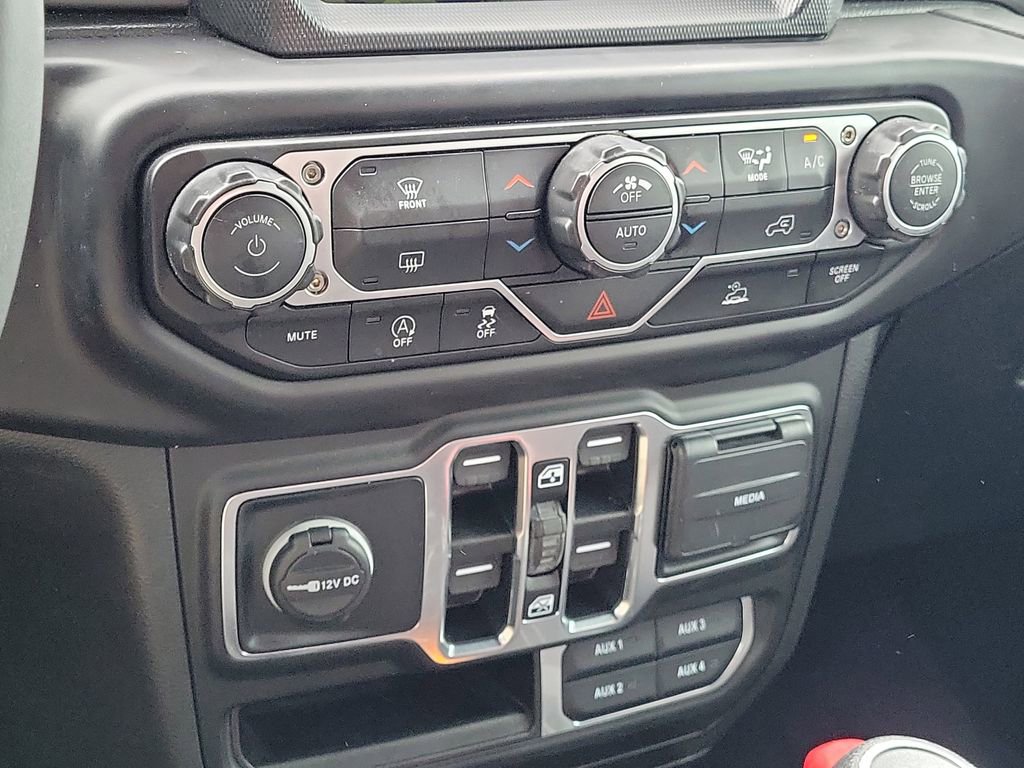 Used 2023 Jeep Wrangler Unlimited Sahara AWD/4WD image 27