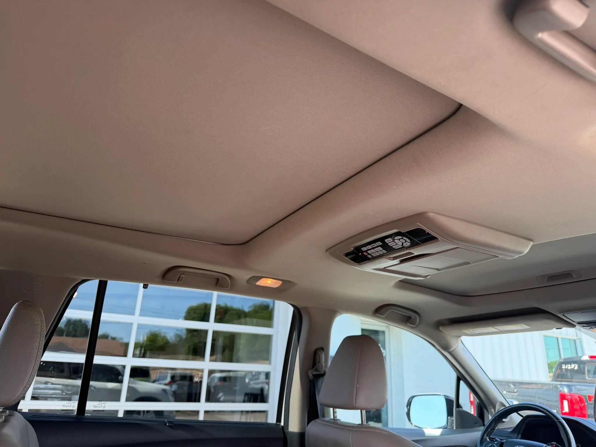 Used 2017 Honda Pilot Elite image 12