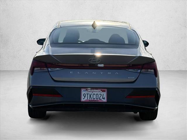 Certified 2025 Hyundai Elantra Limited image 6