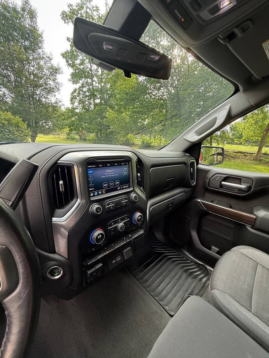 Used 2021 Chevrolet Silverado 1500 LT w/ Work Truck Package AWD/4WD image 12