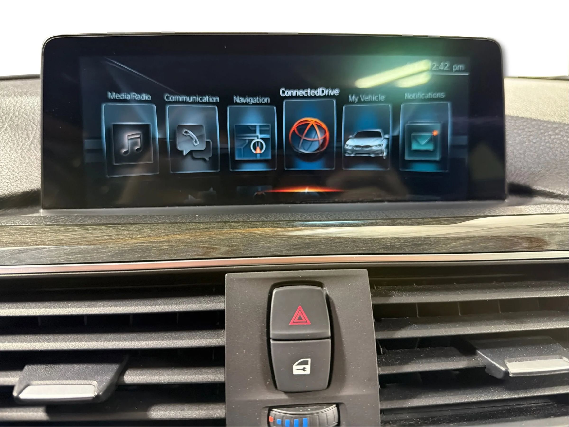 Used 2017 BMW 330i Sedan image 13