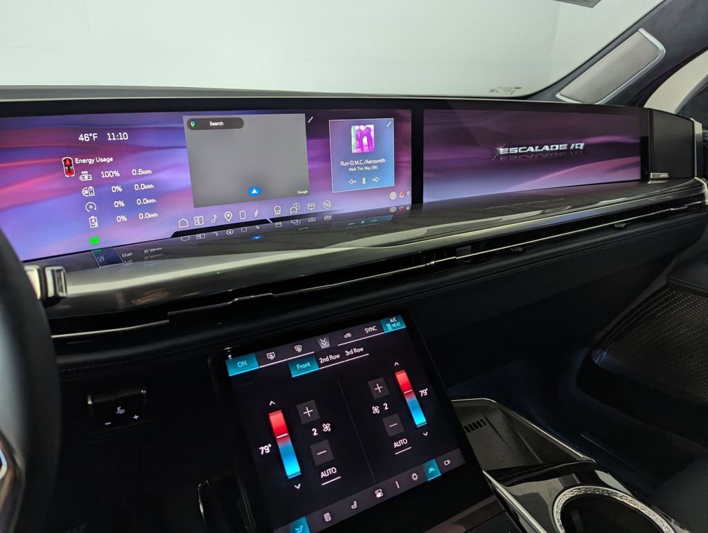 Used 2025 Cadillac Escalade IQ Luxury 2 w/ LPO, Premium Carpet Package image 10