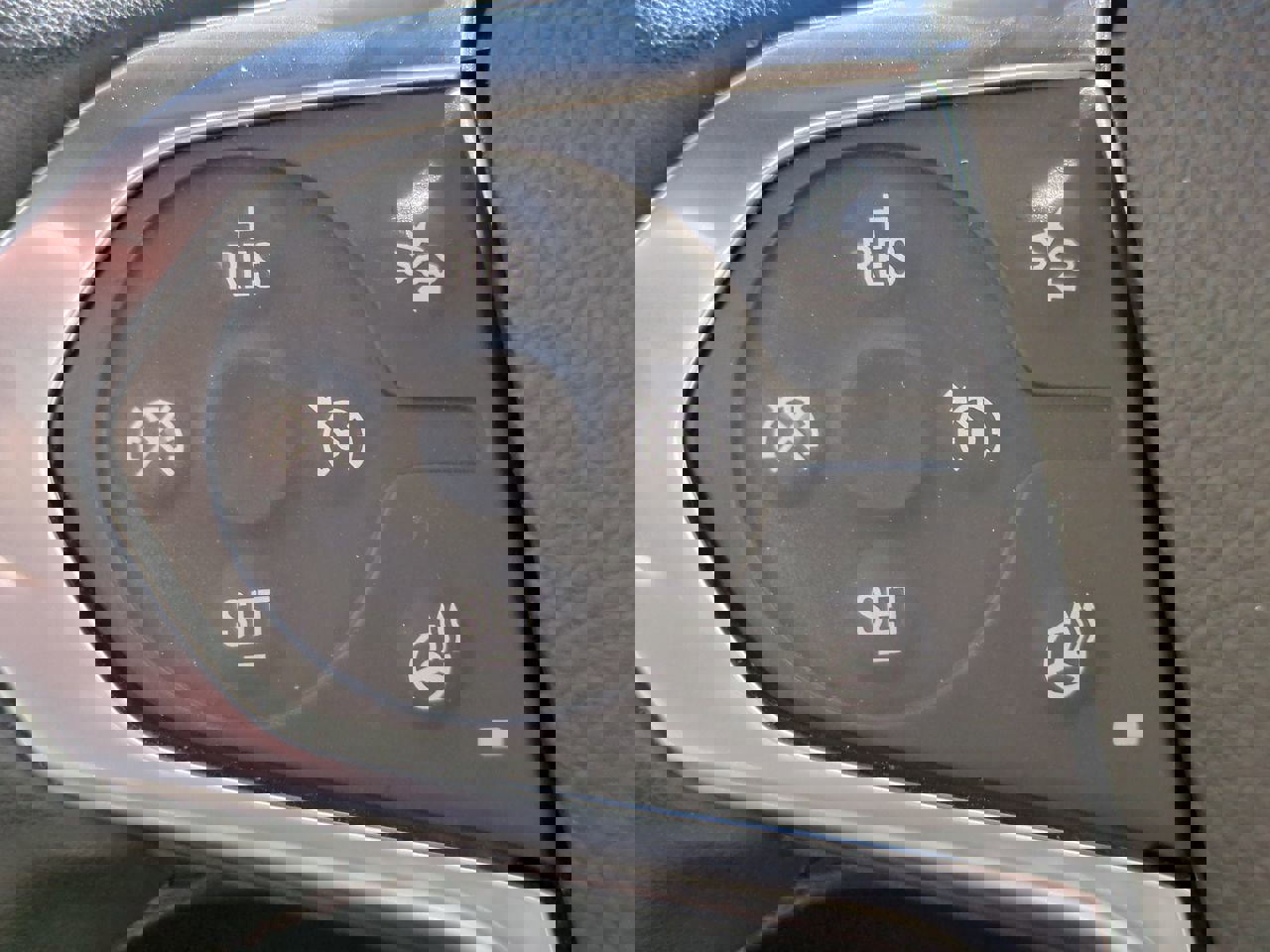 Used 2023 Chevrolet Traverse Premier image 25