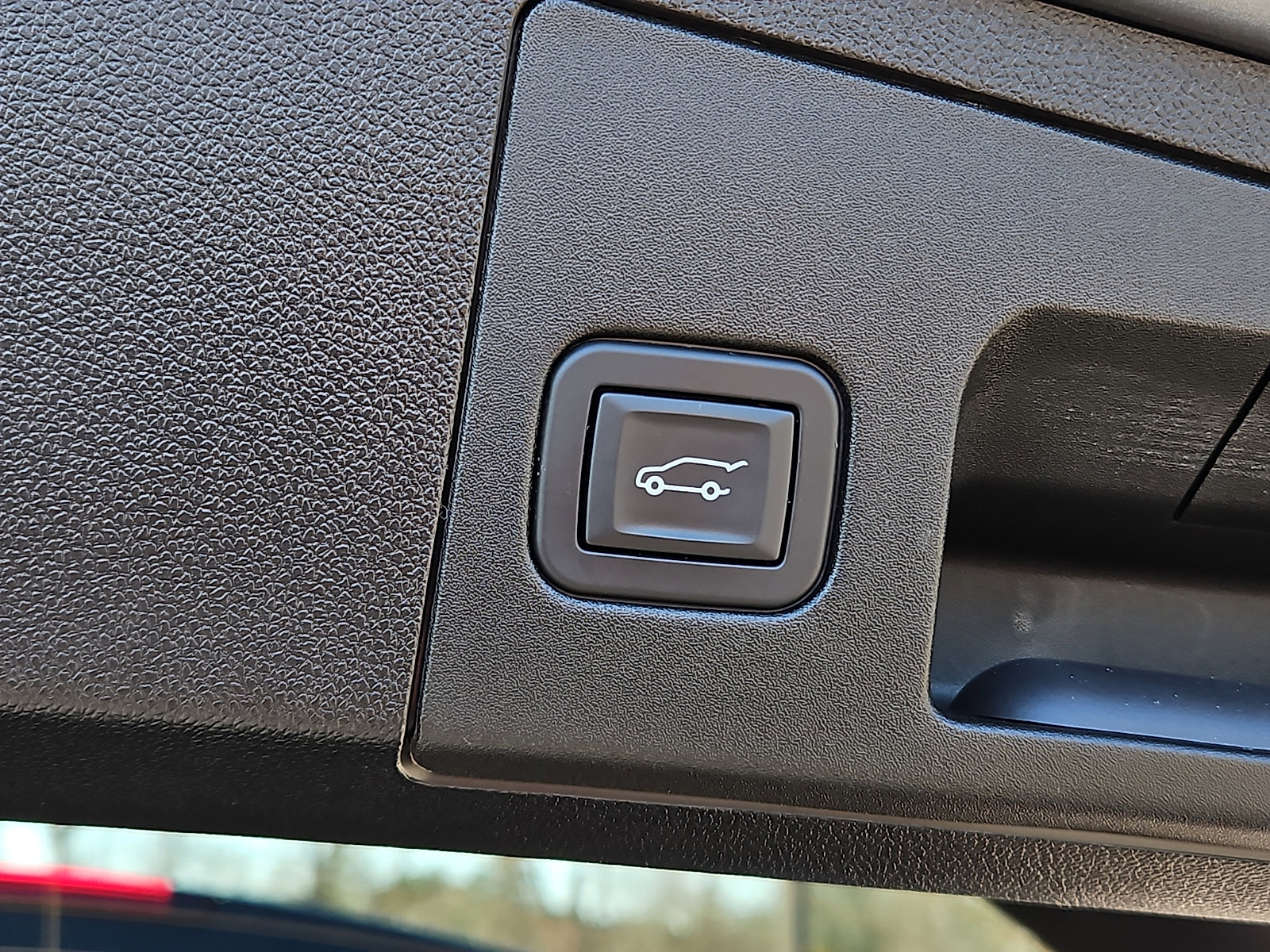 Certified 2024 Cadillac XT4 Premium Luxury image 29