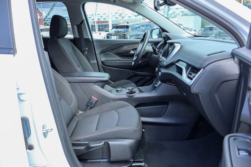 Used 2023 GMC Terrain SLE image 8