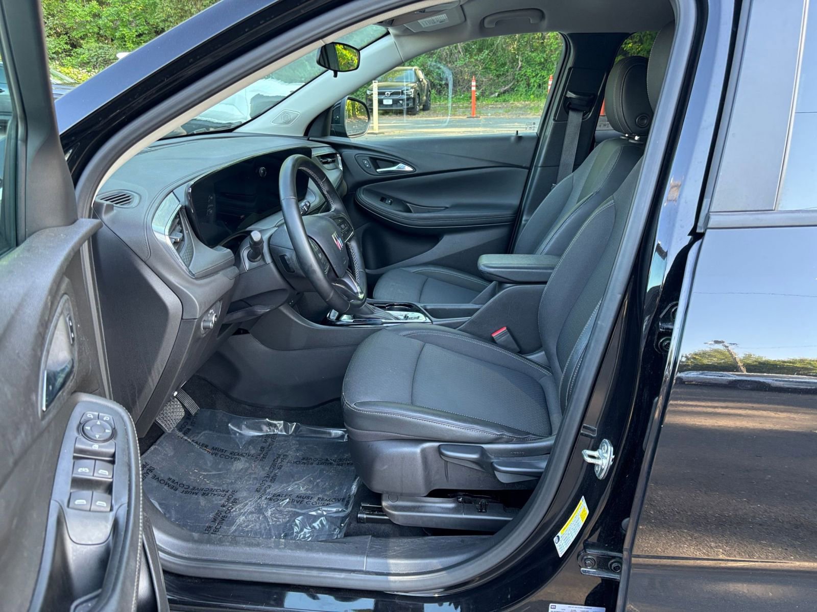 Used 2025 Buick Encore GX Preferred image 25