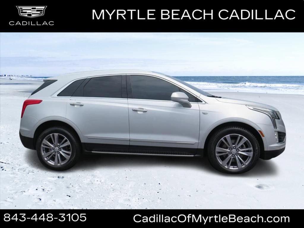 Used 2017 Cadillac XT5 Premium Luxury FWD image 2