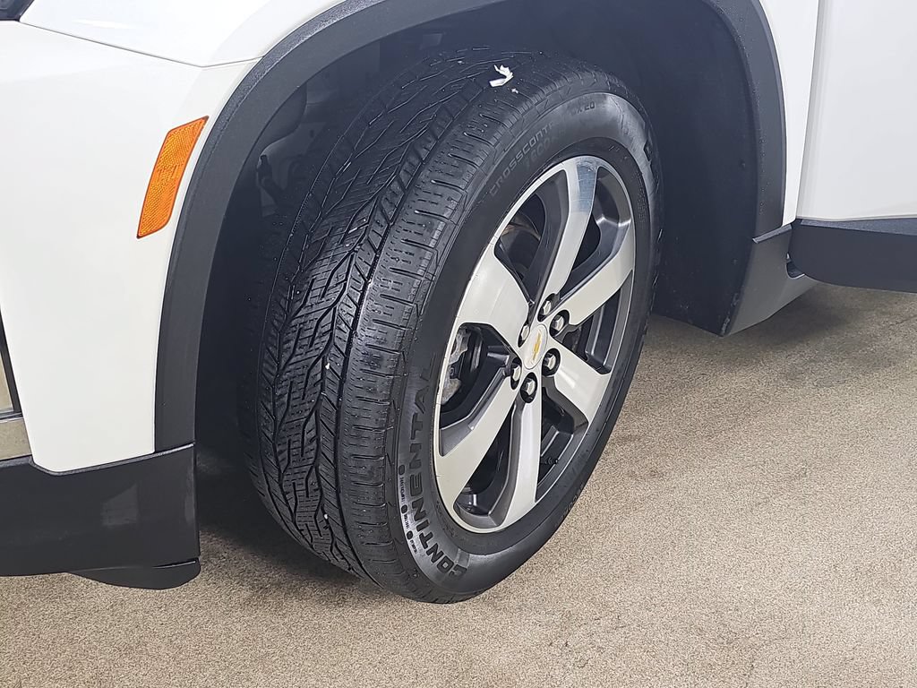 Used 2023 Chevrolet Traverse LT w/ LT Premium Package AWD/4WD image 40