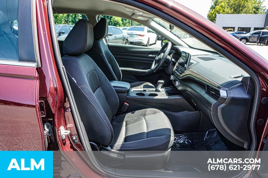 Used 2025 Nissan Altima 2.5 SV FWD image 22