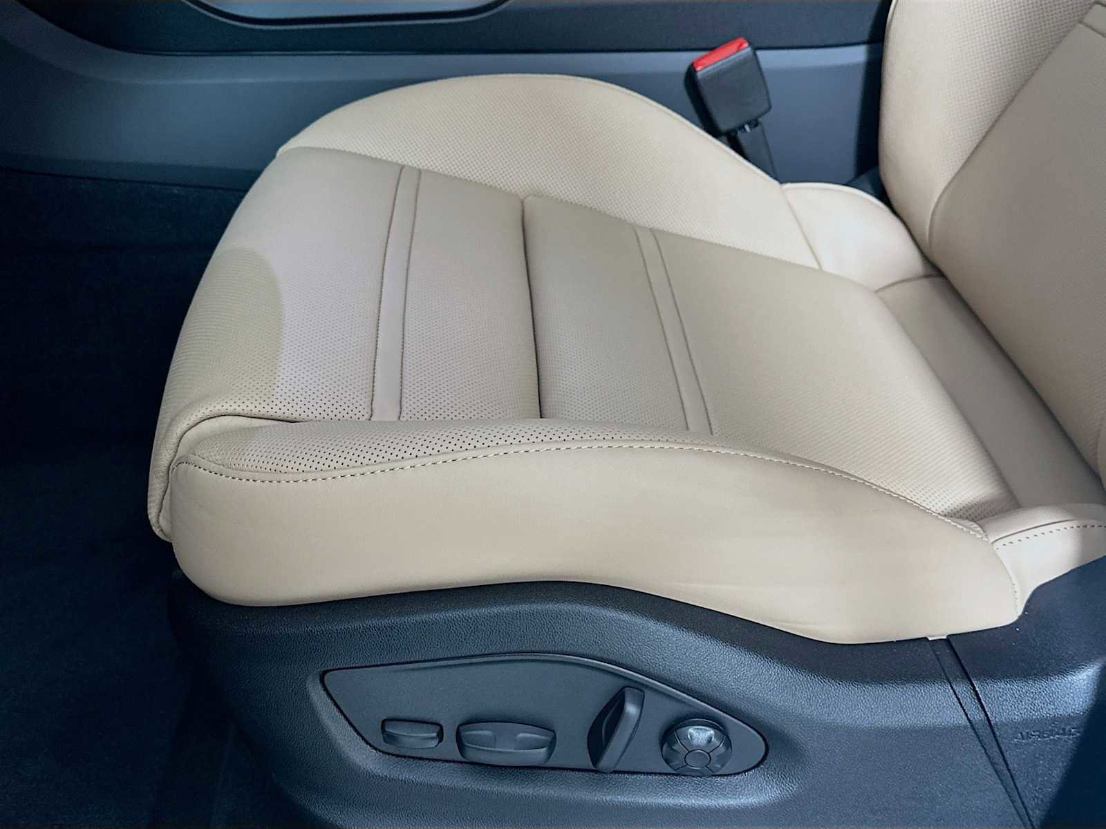 New 2026 Porsche Cayenne Coupe image 12