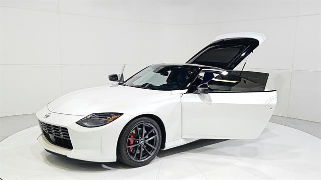 Certified 2024 Nissan Z Performance w/ Floor Mat Package RWD image 29