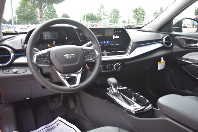 New 2026 Chevrolet Trax LT w/ Sunroof Package FWD image 19