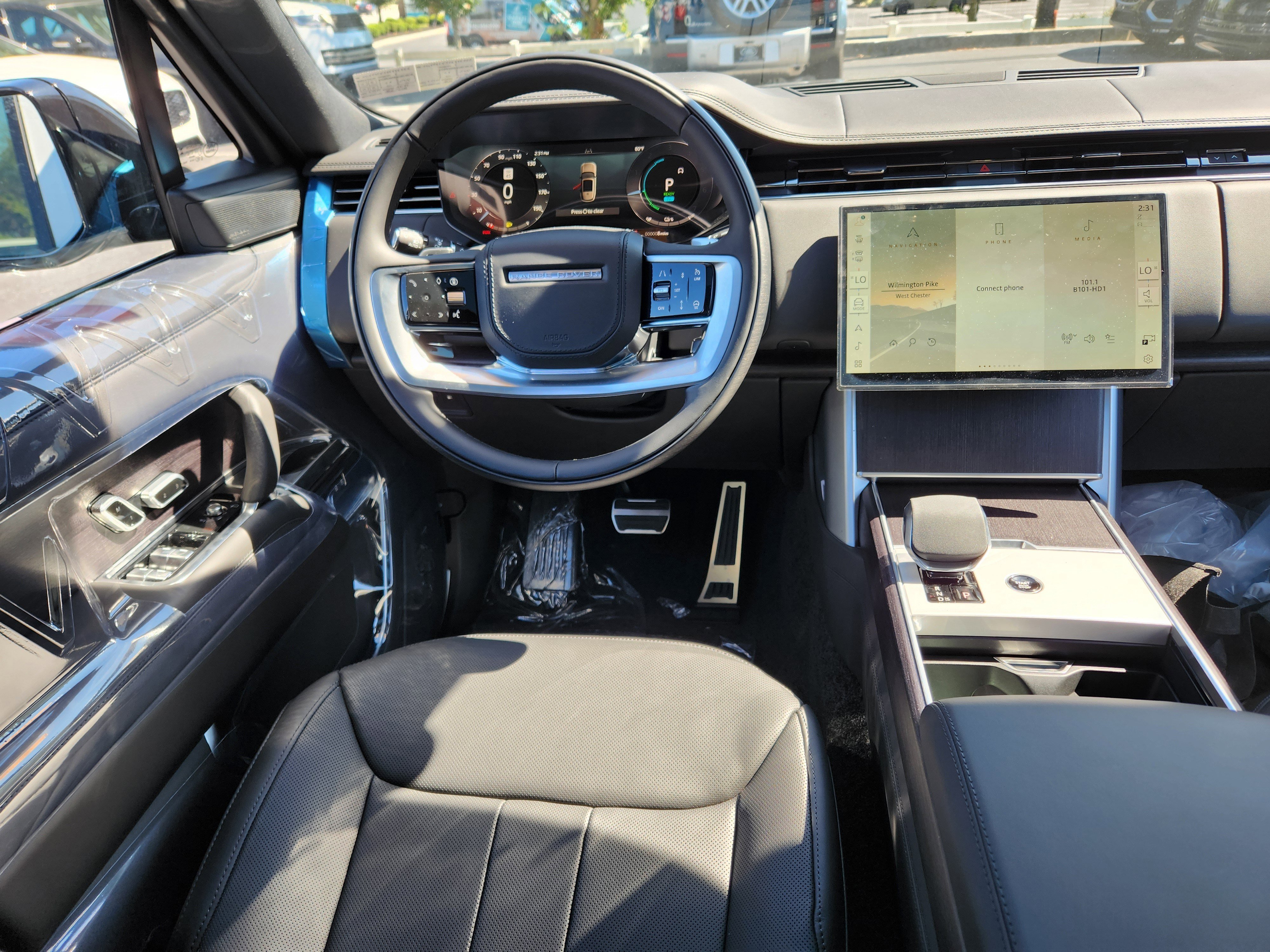 Used 2025 Land Rover Range Rover SE image 14