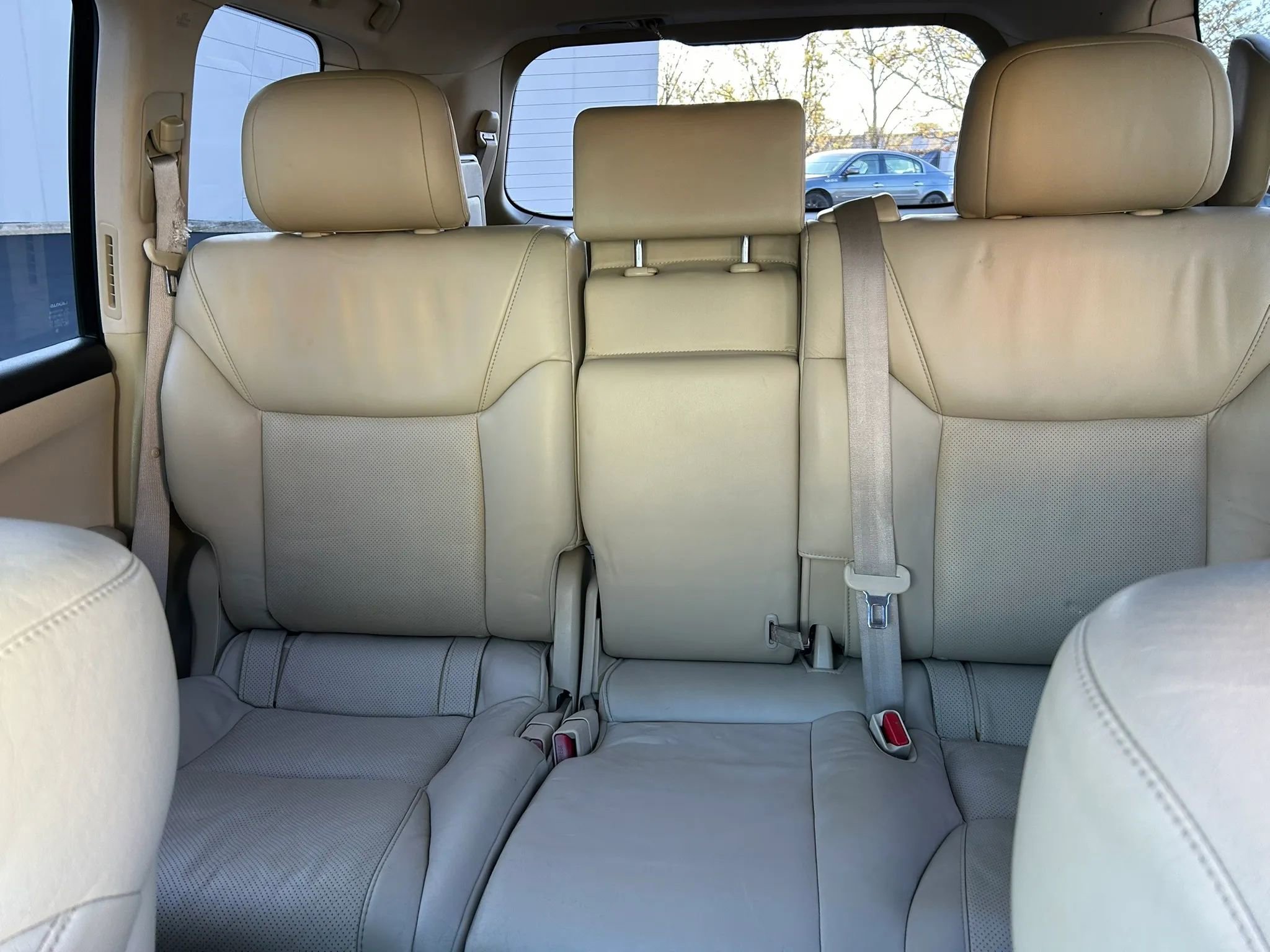 Used 2010 Lexus LX 570 LX 570 Sport Utility 4D image 37