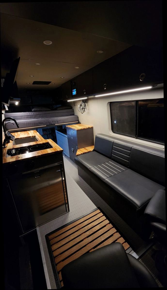 Used 2022 Mercedes-Benz Sprinter 2500 image 24