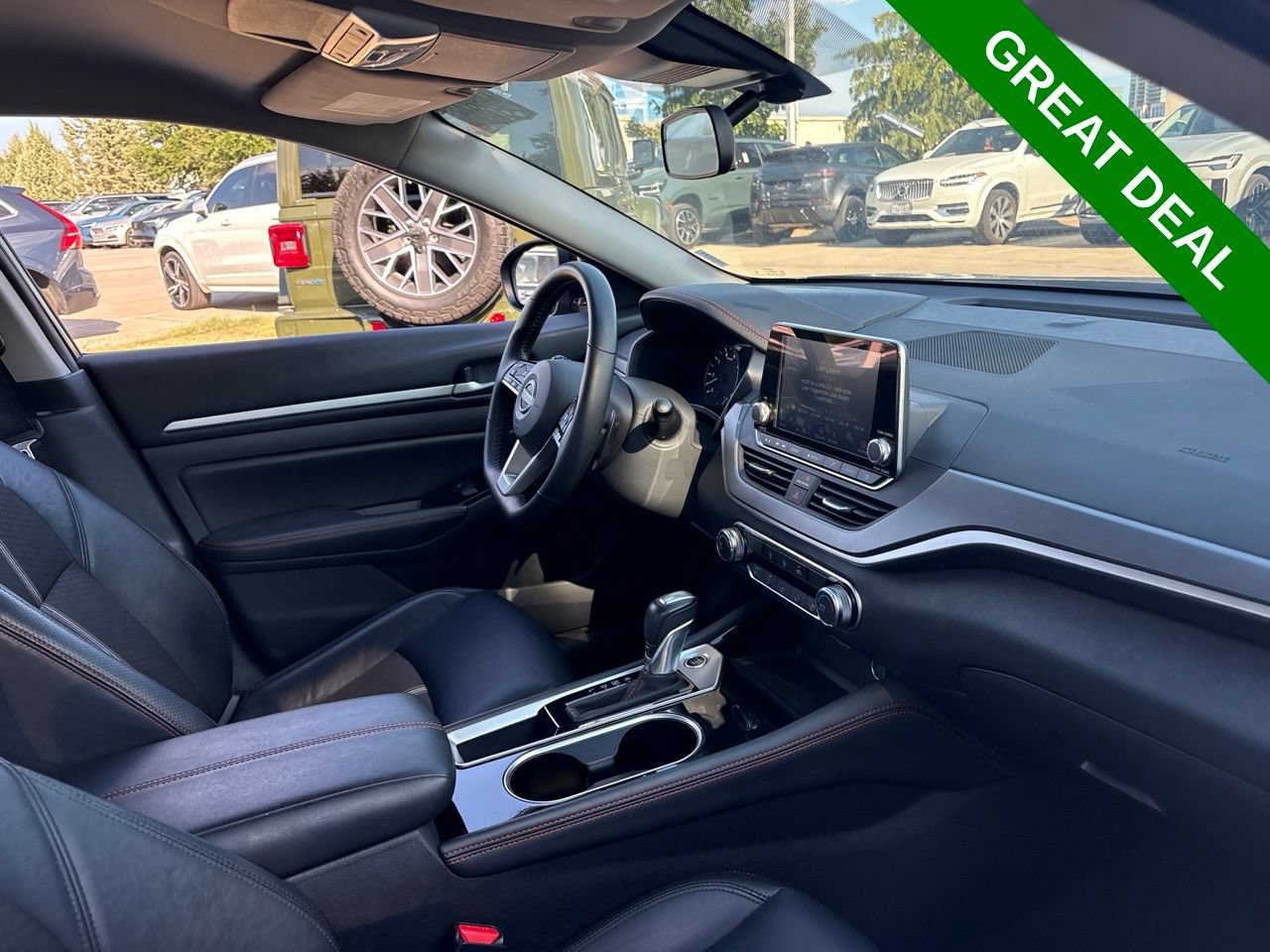 Used 2025 Nissan Altima 2.5 SR FWD image 14