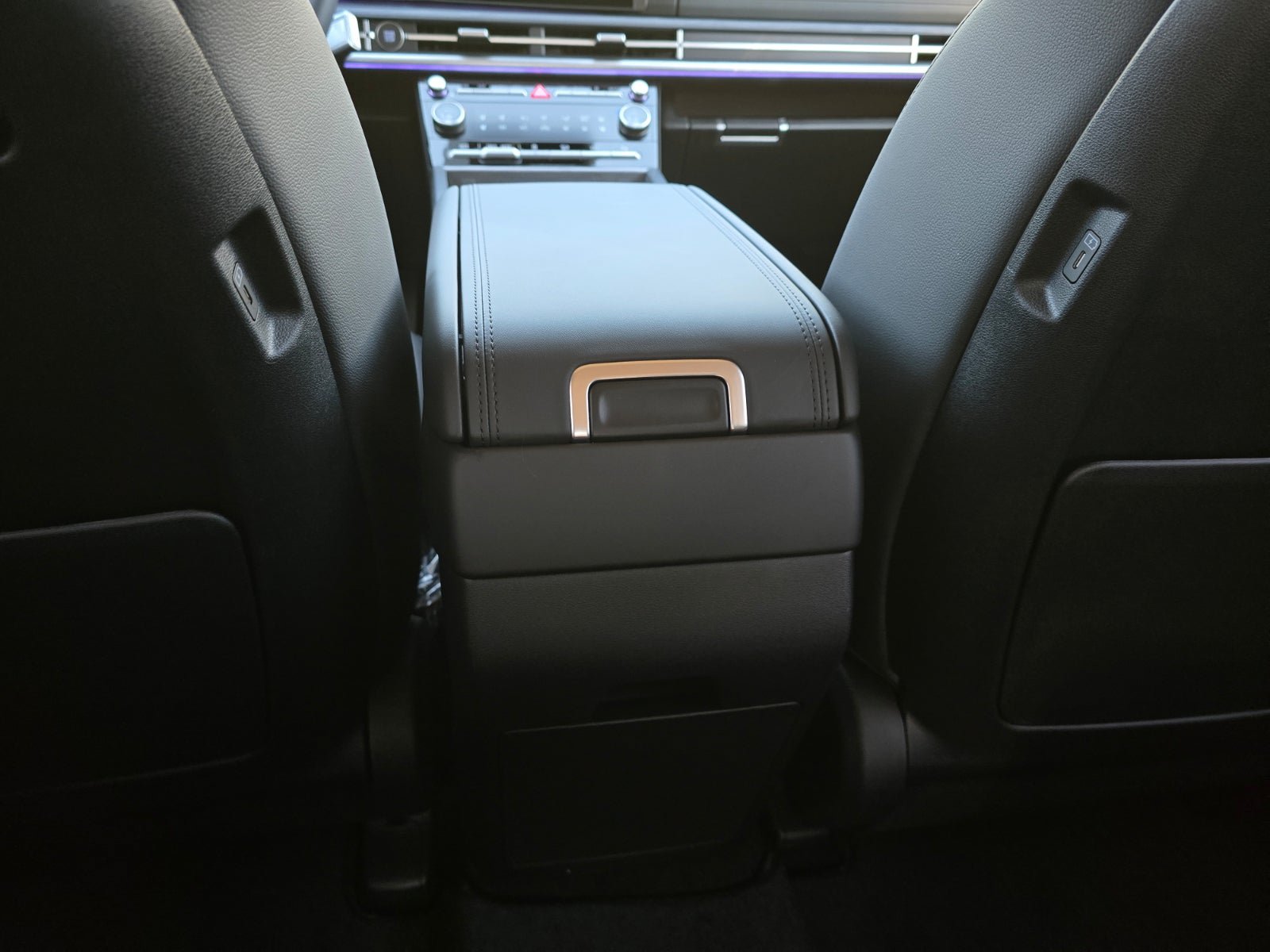New 2027 Hyundai Santa Fe Limited FWD image 24