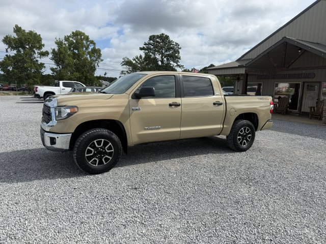 Used 2020 Toyota Tundra SR5 w/ SR5 Convenience Package AWD/4WD image 2