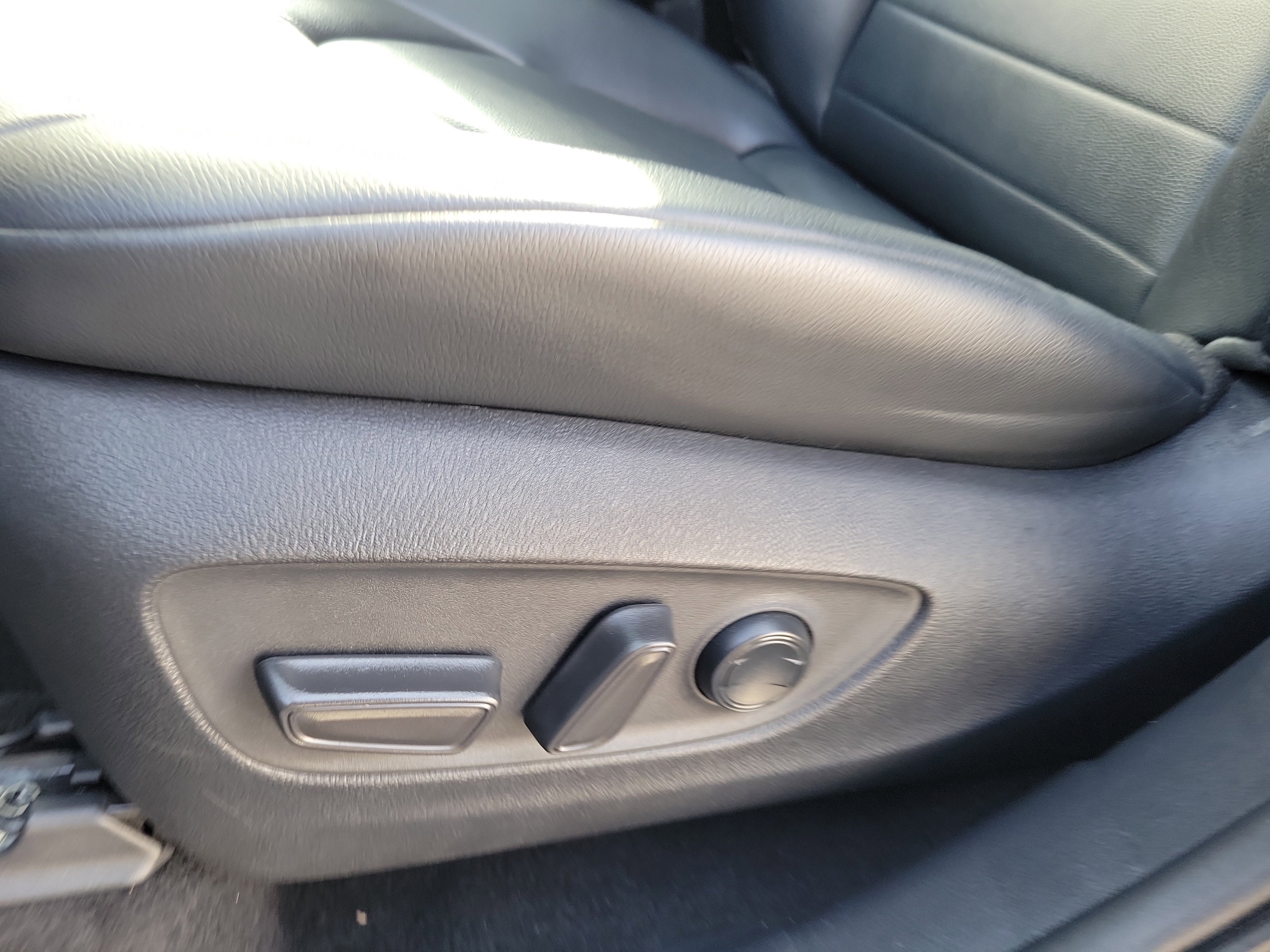 Used 2021 Toyota Highlander XLE image 21