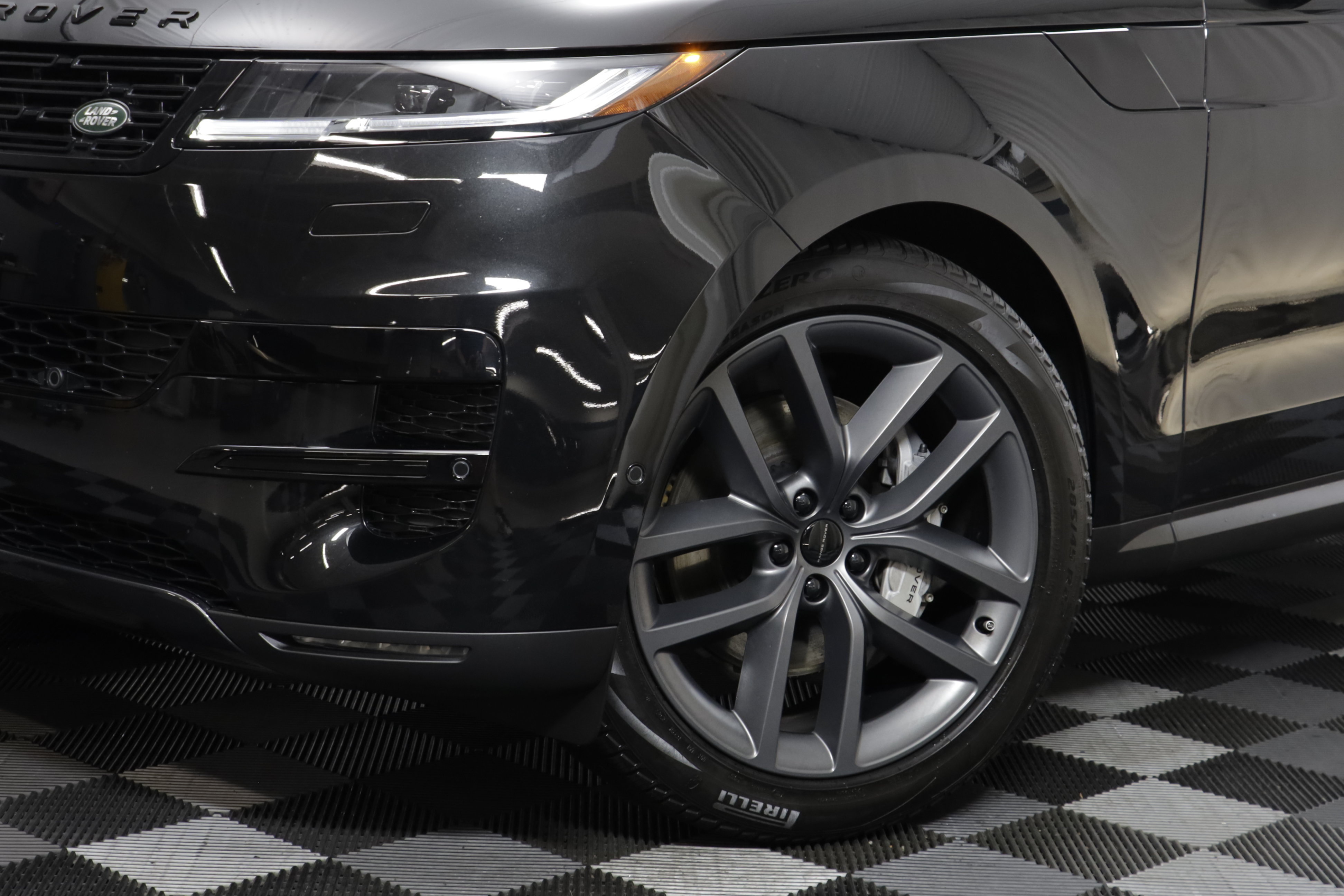 Certified 2026 Land Rover Range Rover Sport SE AWD/4WD image 3