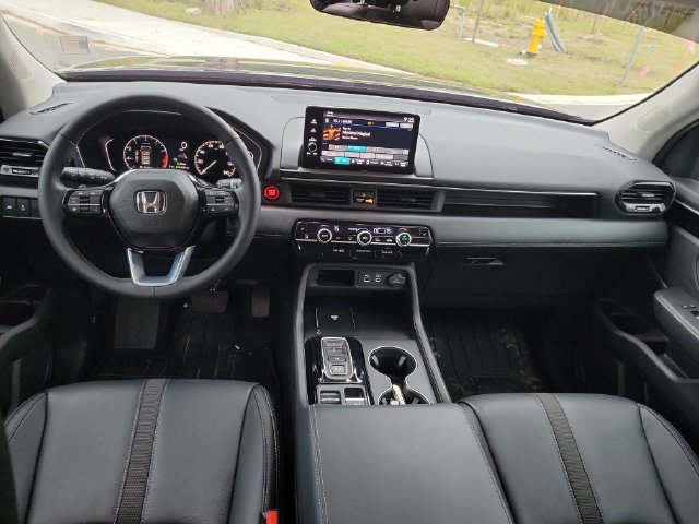 Used 2025 Honda Pilot EX-L image 12