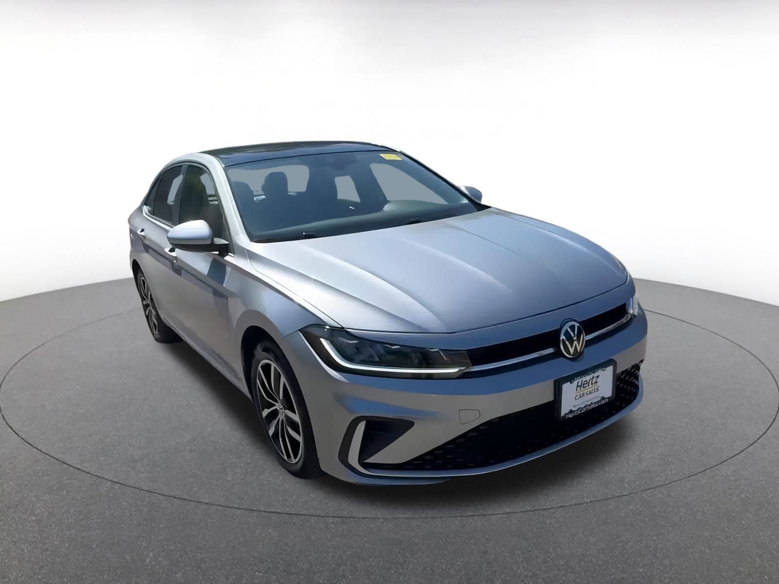 Used 2025 Volkswagen Jetta SE image 3