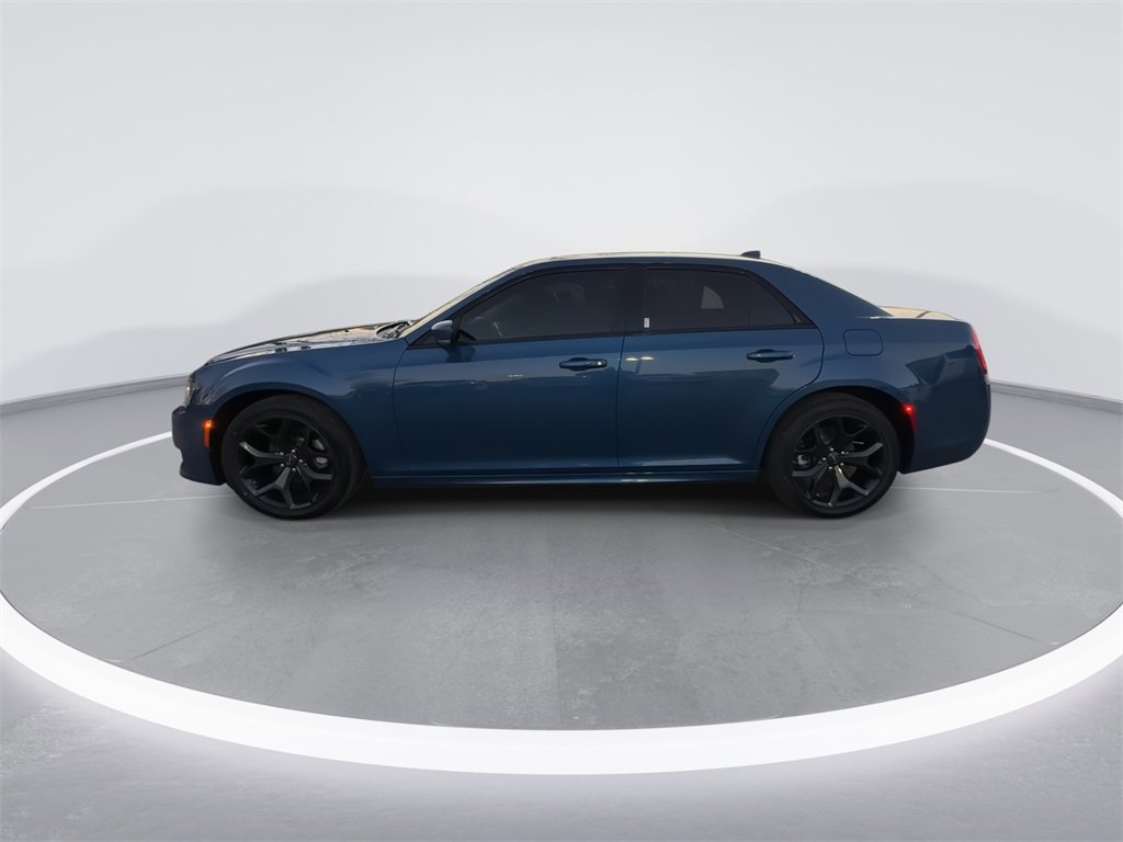 Used 2023 Chrysler 300 Touring L w/ Comfort Group image 5
