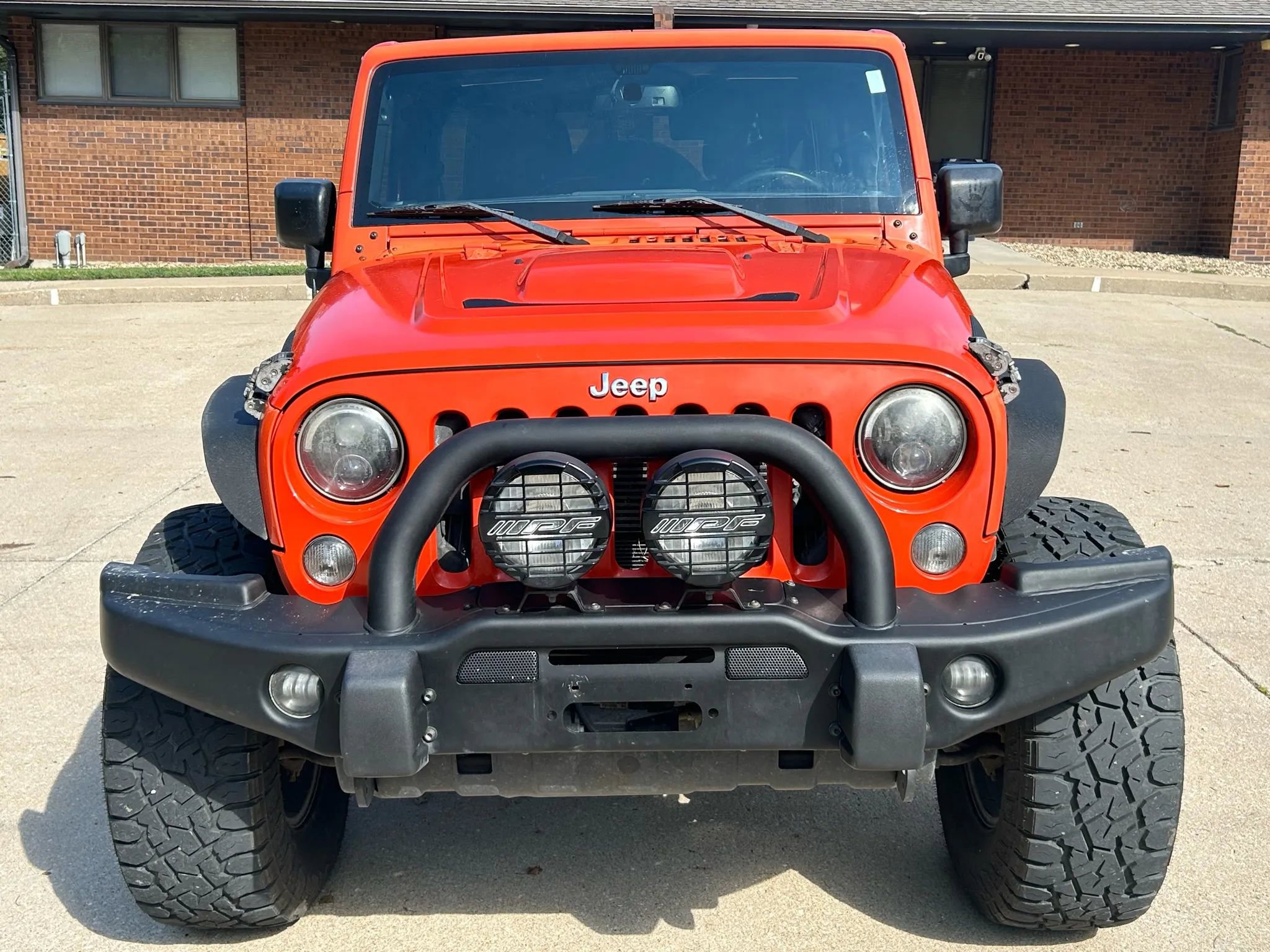 Used 2015 Jeep Wrangler Unlimited Rubicon w/ Connectivity Group image 2