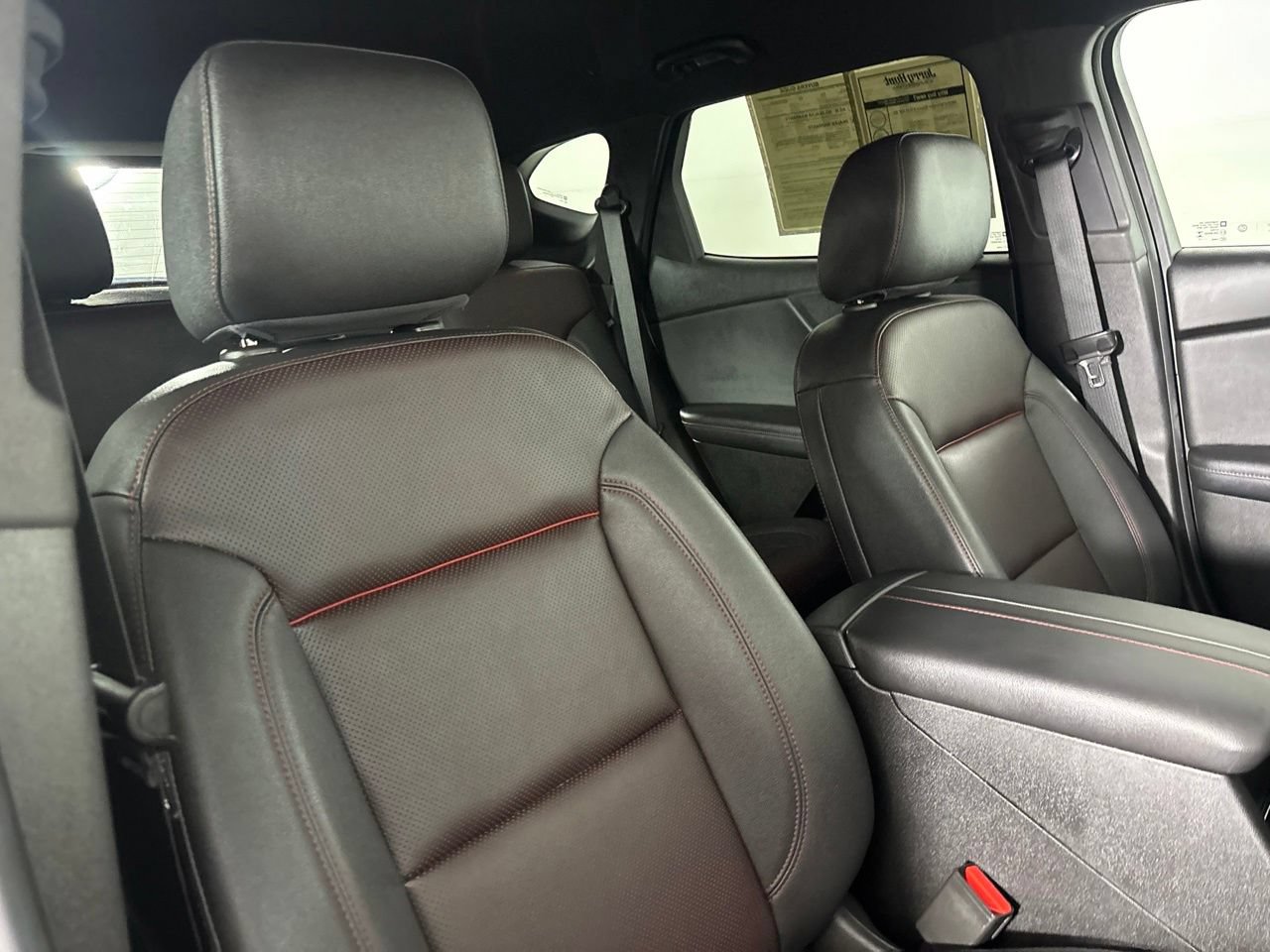 Used 2025 Chevrolet Blazer RS FWD image 29