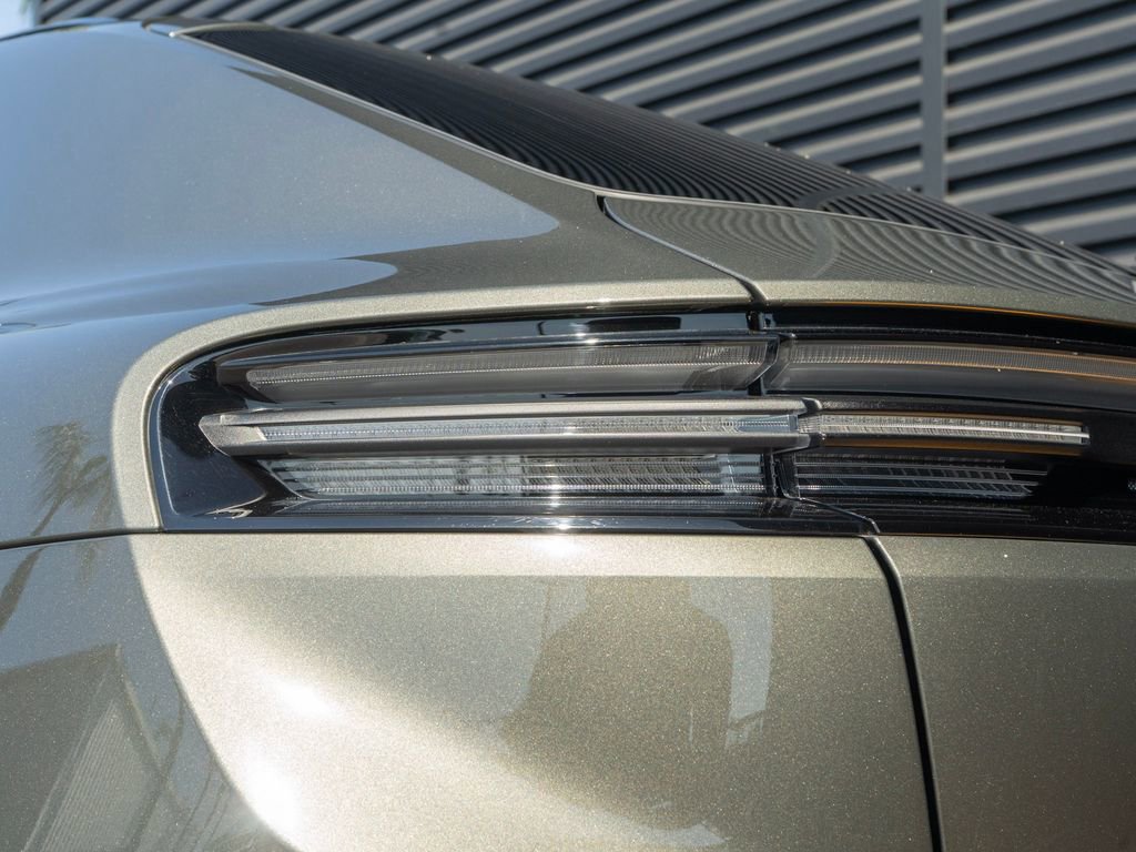 Used 2024 Porsche Macan 4 Electric image 13