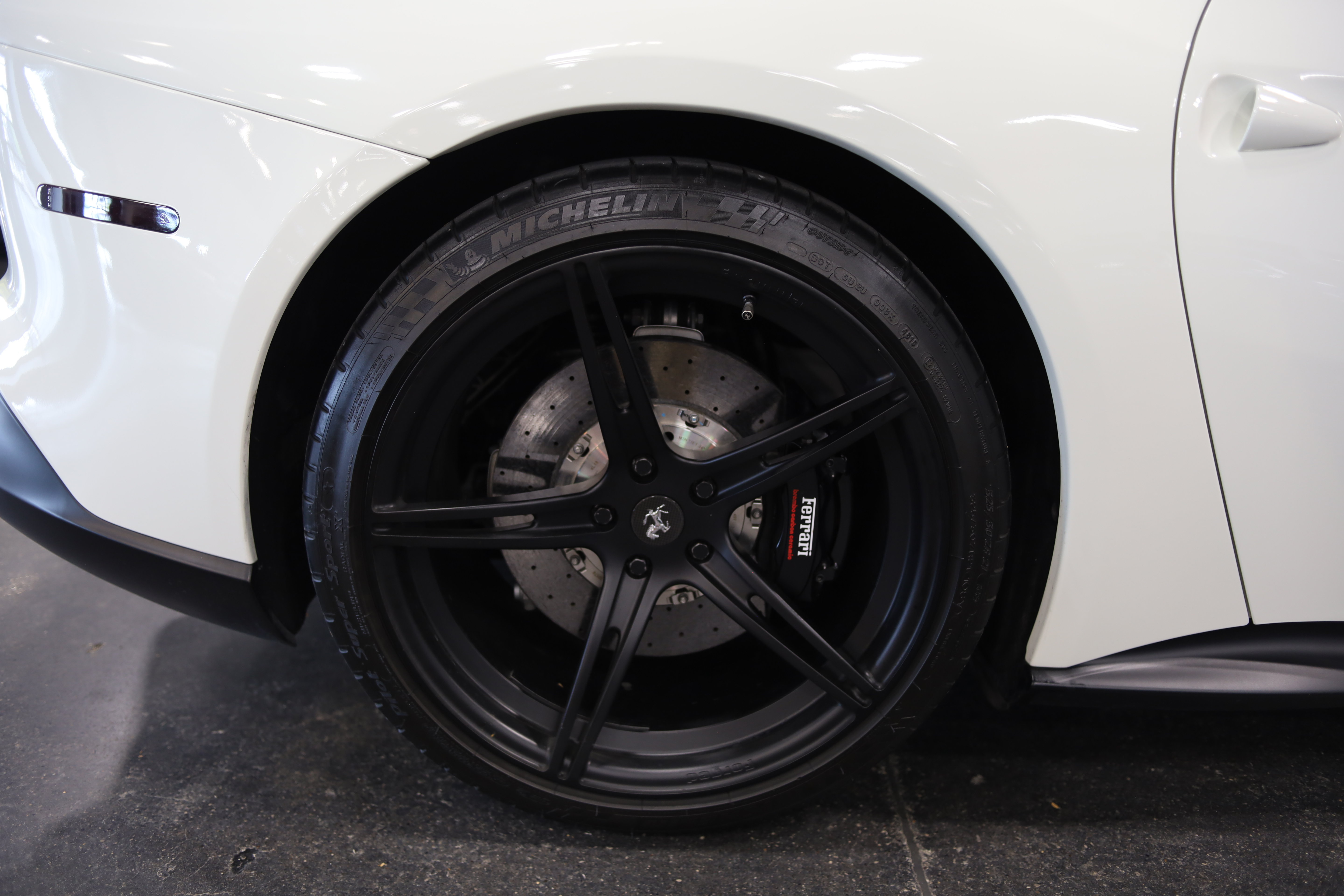 Used 2015 Ferrari F12 Berlinetta RWD image 12