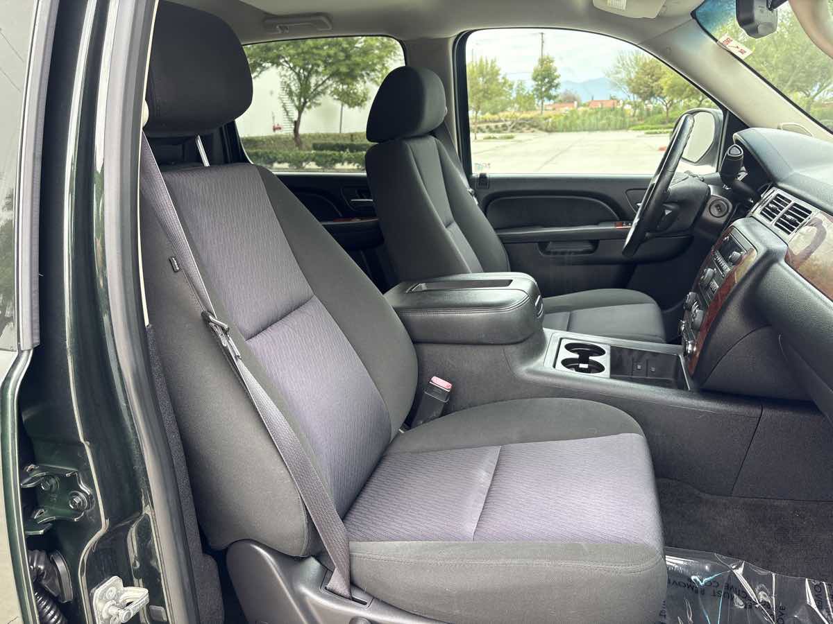 Used 2013 Chevrolet Avalanche LS AWD/4WD image 18