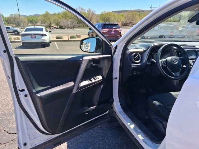 Used 2018 Toyota RAV4 LE image 3