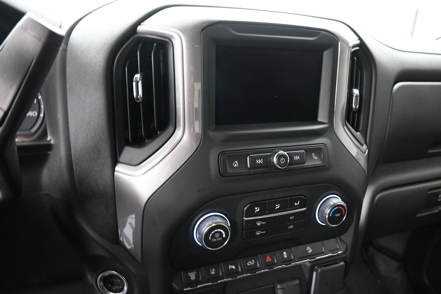 Used 2024 Chevrolet Silverado 2500 Custom w/ Custom Value Package AWD/4WD image 15
