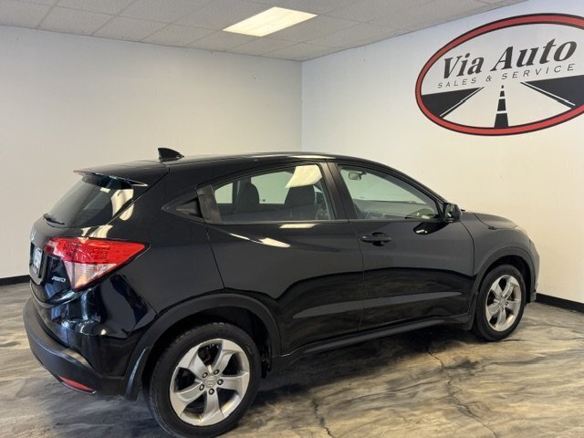Used 2017 Honda HR-V LX image 7