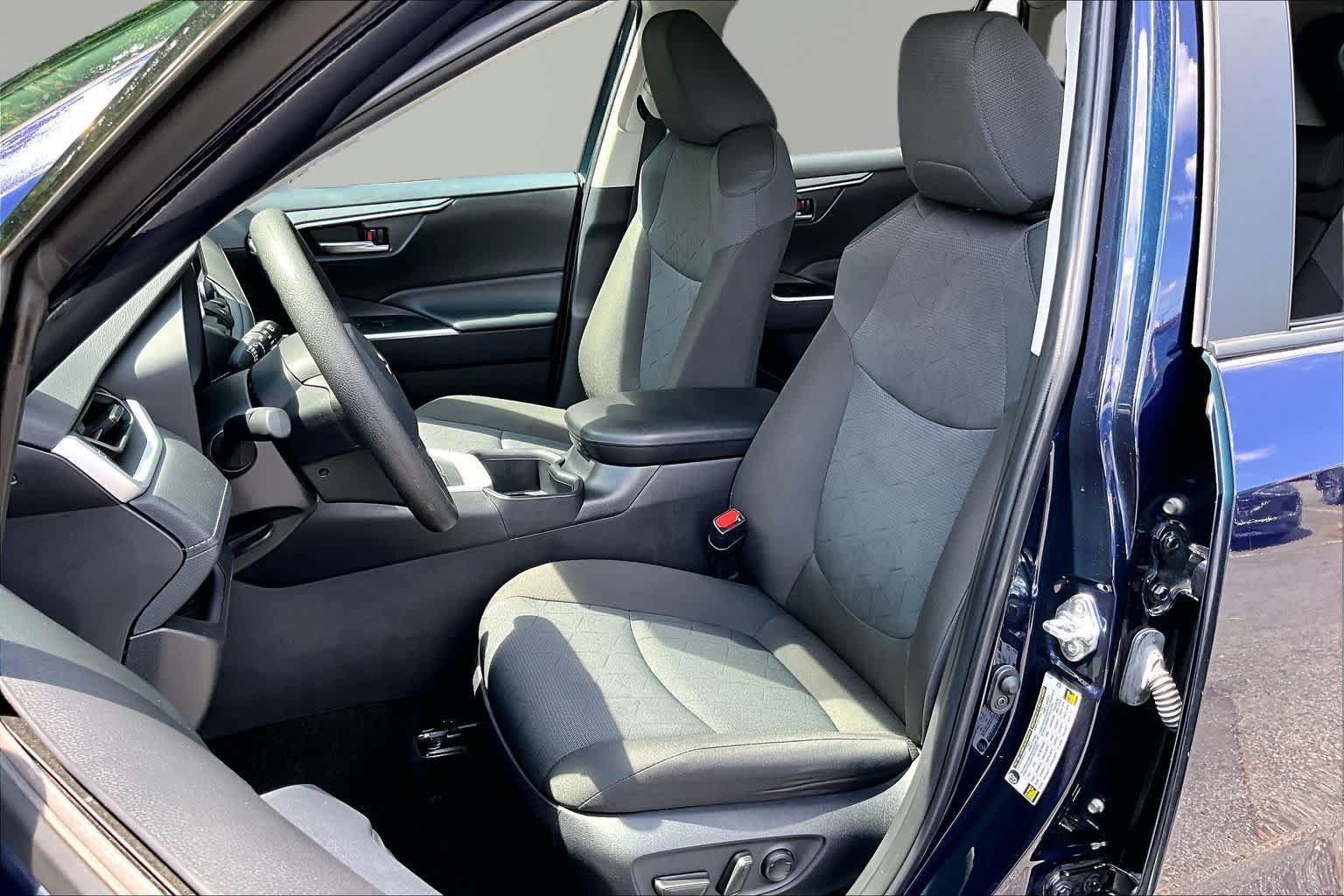 Certified 2025 Toyota RAV4 XLE AWD/4WD image 8