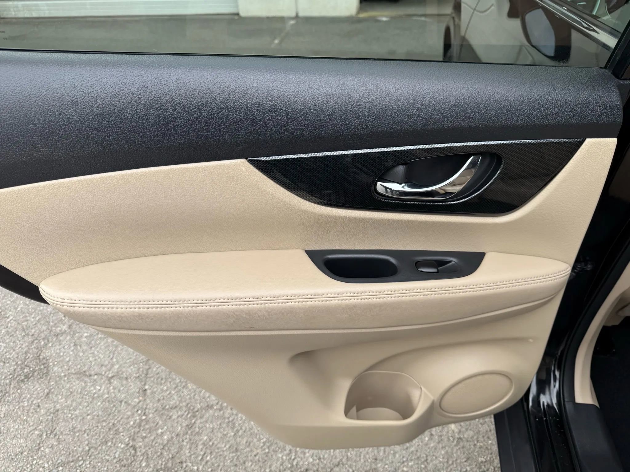 Used 2016 Nissan Rogue SL w/ SL Premium Package image 22