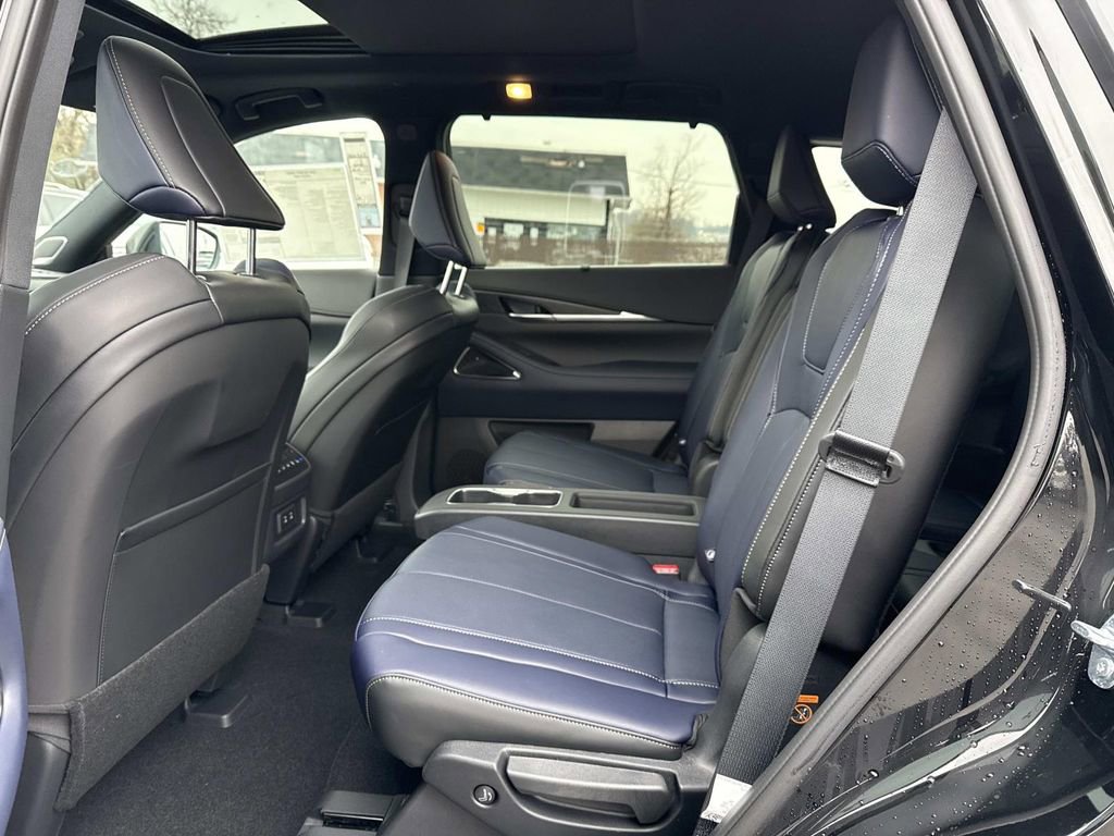 New 2026 INFINITI QX60 Sport image 18