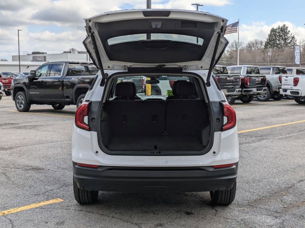 Certified 2022 GMC Terrain SLE w/ Driver Convenience Package image 30