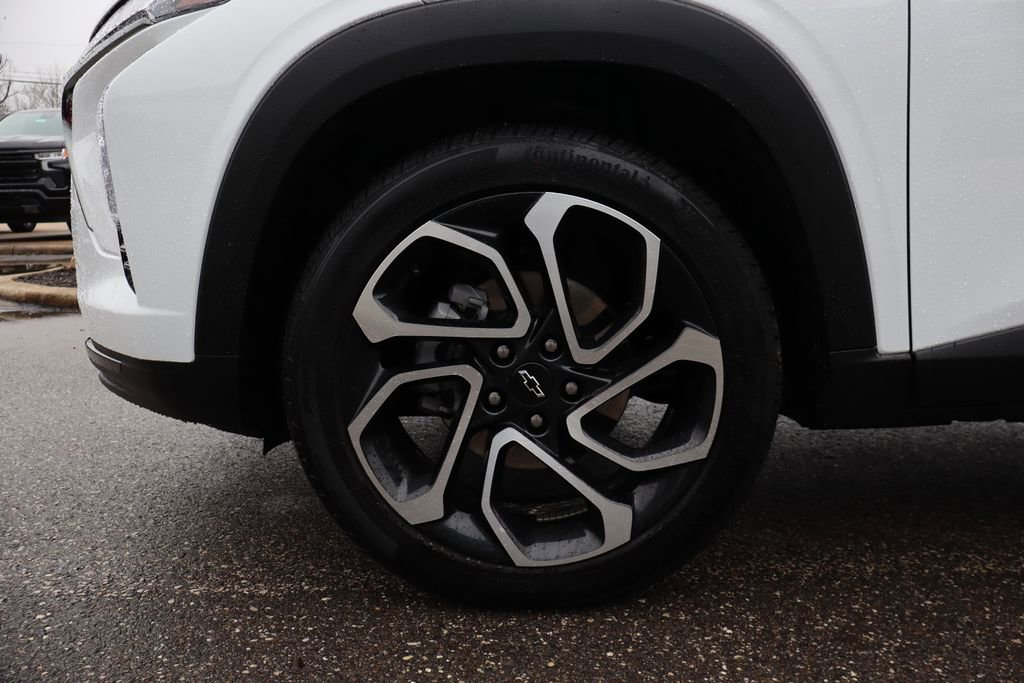 Used 2025 Chevrolet Trax RS w/ Sunroof Package image 28