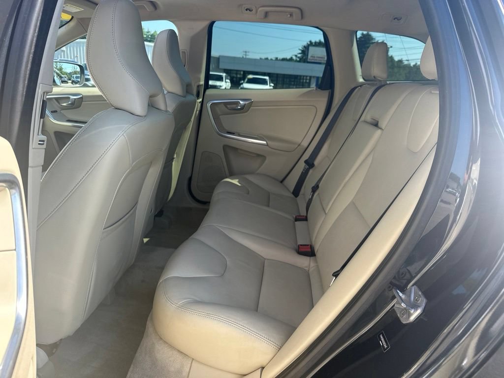 Used 2016 Volvo XC60 T5 Premier w/ Proximity Package AWD/4WD image 28
