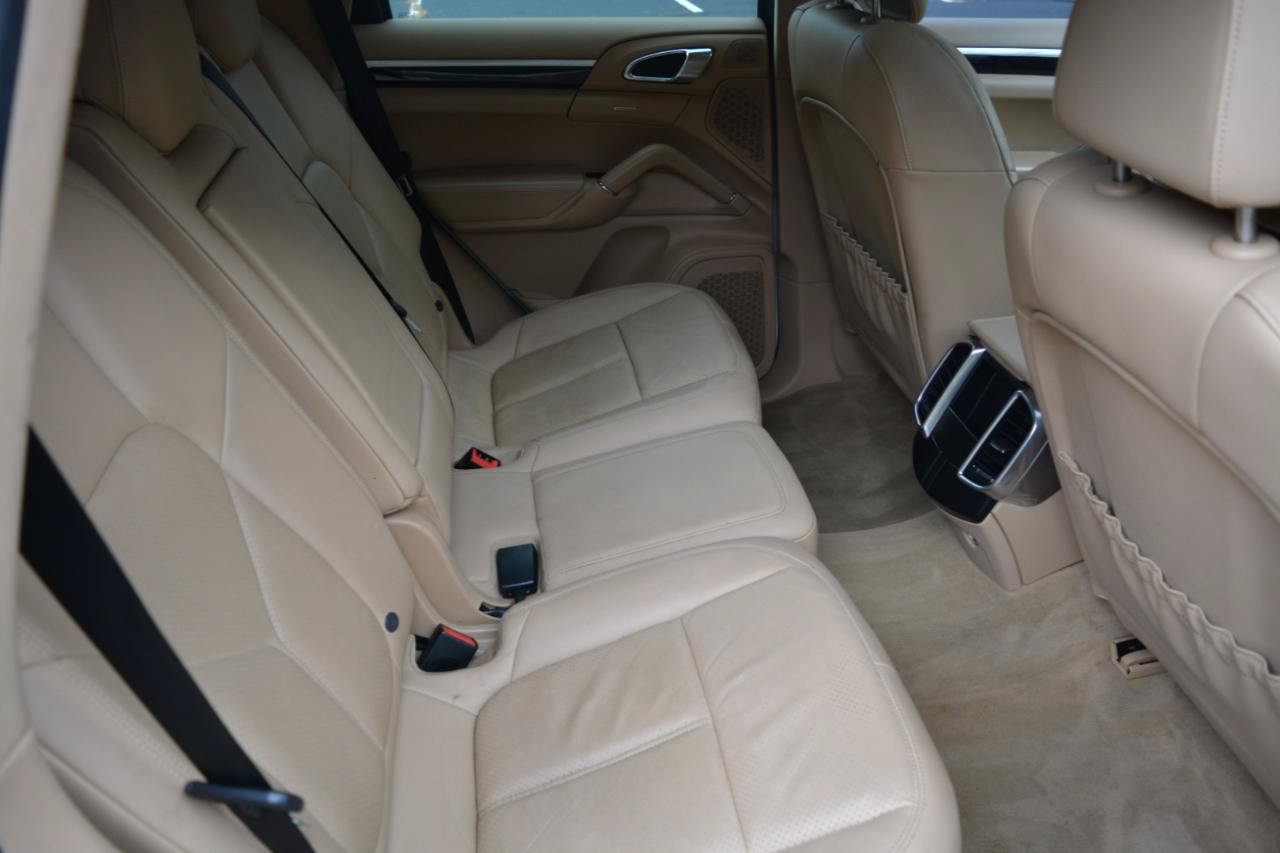 Used 2013 Porsche Cayenne AWD/4WD image 17