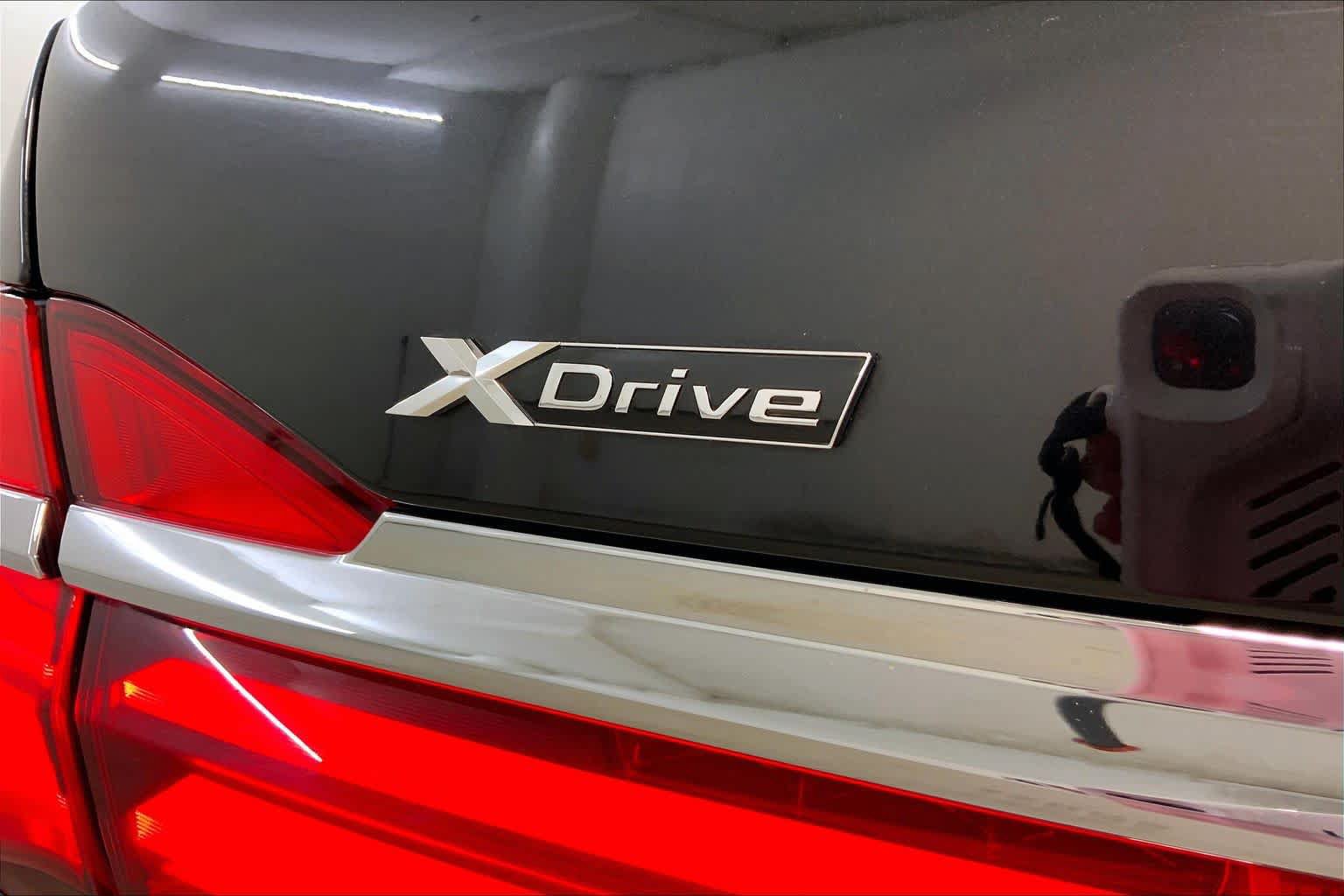 Used 2019 BMW 740i xDrive w/ M Sport Package AWD/4WD image 9