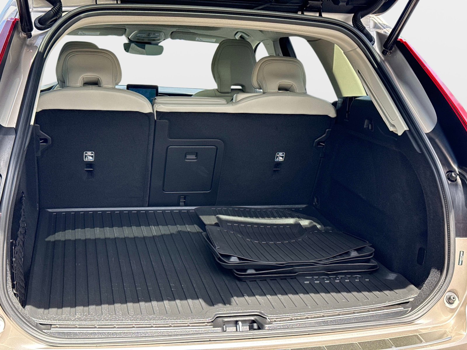 Used 2026 Volvo XC60 B5 Ultra w/ Protection Package Premier image 11