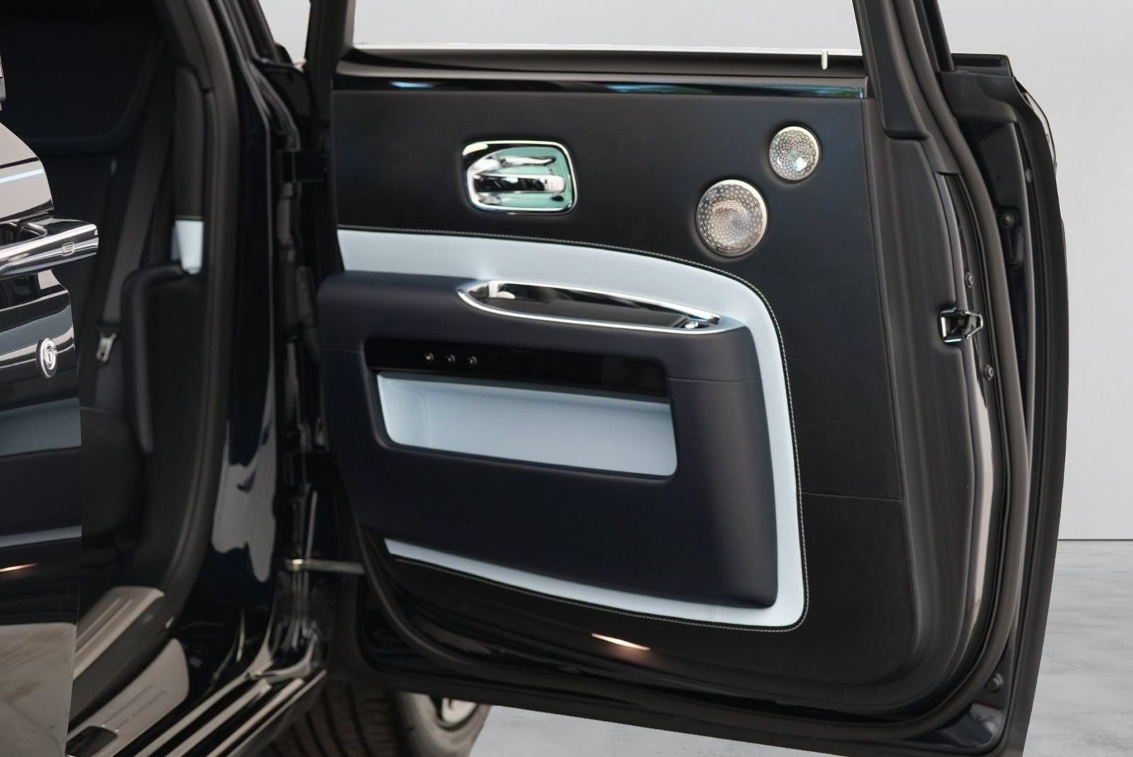 Certified 2020 Rolls-Royce Ghost RWD image 36