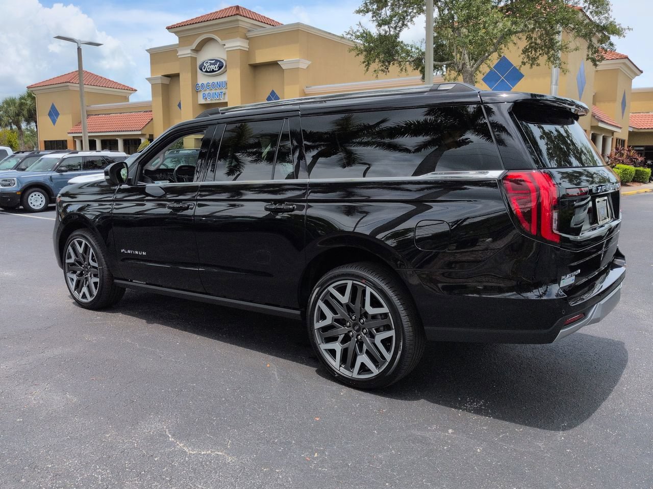 New 2026 Ford Expedition Max Platinum w/ Platinum Ultimate Package AWD/4WD image 6