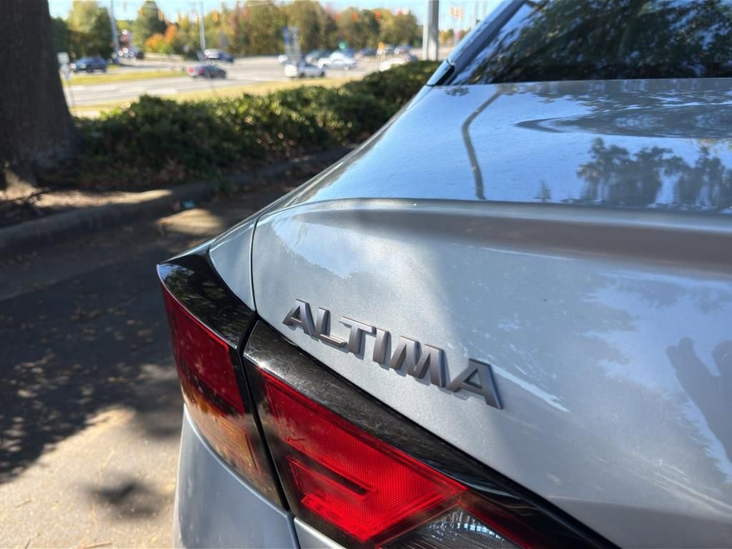 New 2025 Nissan Altima 2.5 SR image 14