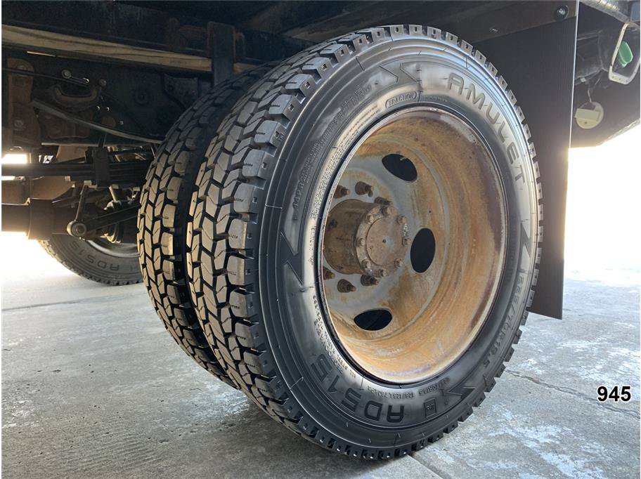 Used 2011 Ford F550 4x4 Crew Cab Super Duty w/ Payload Upgrade Pkg image 20